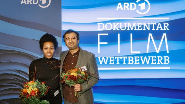 ARD Dokumentarfilm-Wettbewerb 2021 - Leipzig 27. Oktober 2021 - im Bild: Adithya Sambamurthy (rechts) Produzent „Reporter/Refugee“