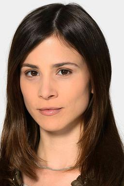 Aylin Tezel spielt Polizeioberkommissarin Nora Dalay.