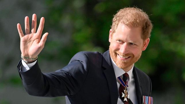 Anlässlich Prinz Harrys 40. Geburtstag am 15. September 40 Jahre taucht die Coming-of-Age-Story über den royalen Rebellen tiefer in die komplexe Figur des zweitgeborenen britischen Prinzen ein. Wer ist das „schwarze Schaf“ der Windsors?