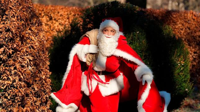 Auf der Flucht: "Nikolaus" Klaudia (Christine Neubauer).