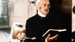 Der alte Earl of Dorincourt (Alec Guinness) ist sehr angetan von seinem Enkel Ceddie (Ricky Schroder), den er aus Amerika auf sein Schloss holen ließ. 