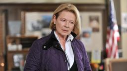 Die abgeklärte Penny (Dianne Wiest) steht der Hundeliebe ihrer Schwägerin skeptisch gegenüber.