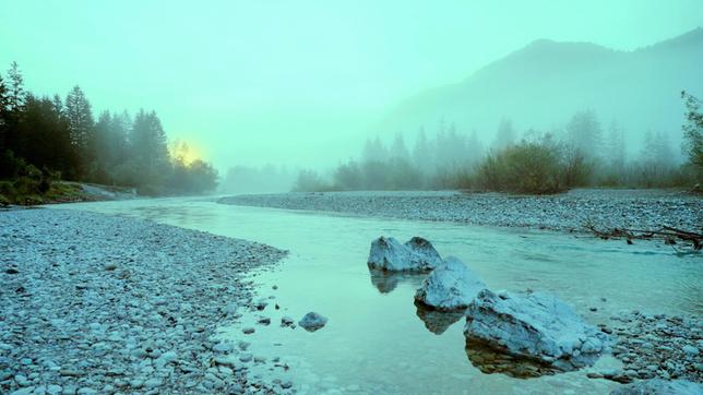 Die Isar im Karwendelgebirge, einer der wenigen deutschen Naturflüsse in gutem ökologischen Zustand