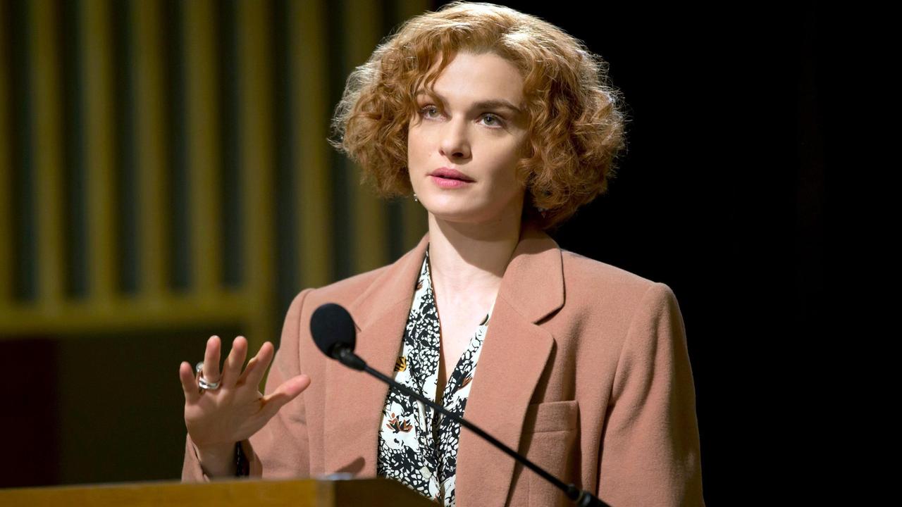 Die Professorin Deborah E. Lipstadt (Rachel Weisz) bezichtigt einen Holocaust-Leugner als Lügner.