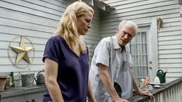 Ein Schicksalsschlag führt die Familie wieder zusammen: Iris (Alison Eastwood) spricht wieder mit ihrem Vater Earl Stone (Clint Eastwood).