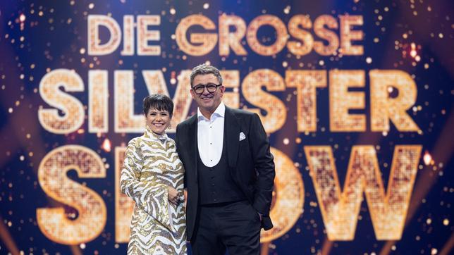 Francine Jordi und Hans Sigl bei der Silvestershow 2023, deren Highlights nach dem Jahreswechsel 2024/2025 präsentiert werden. Weiteres Bildmaterial finden Sie unter www.br-foto.de.