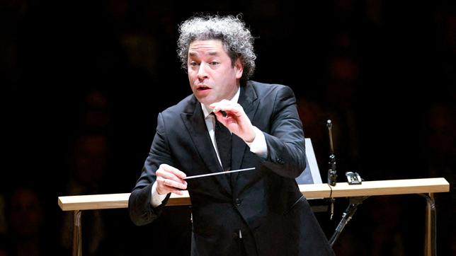 Gustavo Dudamel leitet das Orchestre Philharmonique und den Chor von Radio France. (Archivfoto)