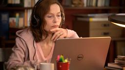 Patience Portefeux (Isabelle Huppert) arbeitet als Polizeidolmetscherin.