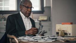 Teddy (Danny Glover) gehört zu der Seniorengang.