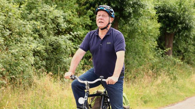 Filmemacher Armin Maiwald (Foto) und sein Team haben sich aufs Fahrrad geschwungen und suchen rund ums Ruhrgebiet nach spannenden Geschichten.