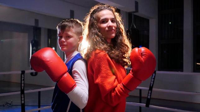 Mona trifft den 13-jährigen Boxer Sebastiano beim Training.