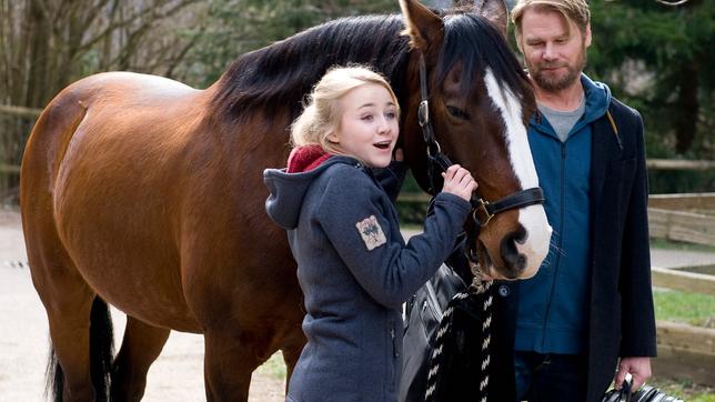 Nelly und ihr Vater mit Pferd Revoir