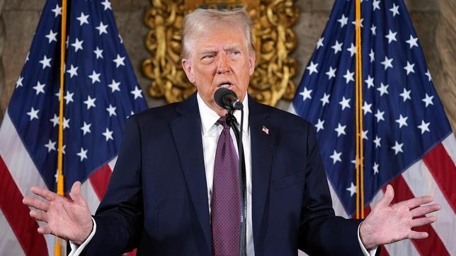 Der designierte US-Präsident Donald Trump spricht während einer Pressekonferenz in Mar-a-Lago. 