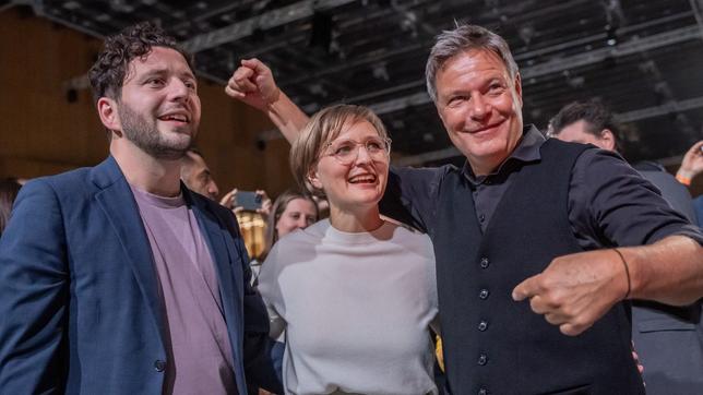 Franziska Brantner und Felix Banaszak, die neuen Bundesvorsitzenden von Bündnis90/Die Grünen, mit Robert Habeck.