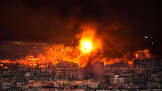 Rauch steigt auf nach israelischen Luftangriffen in den südlichen Vororten von Beirut. 