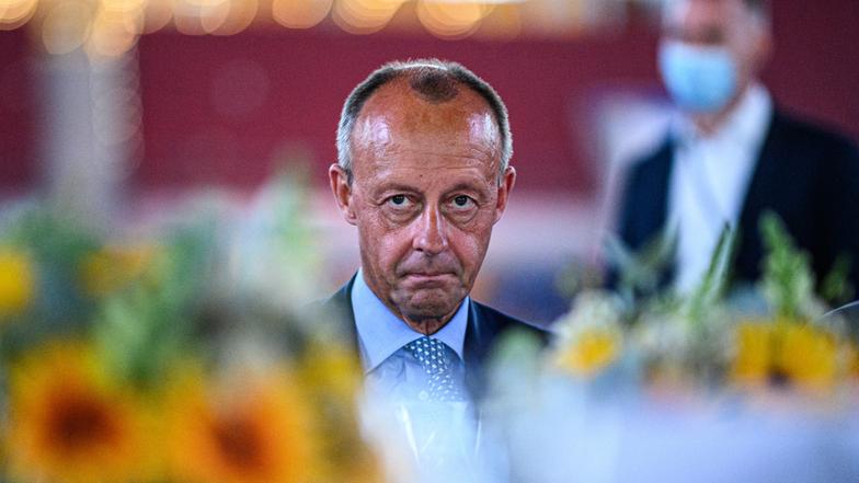 Video: Friedrich Merz Und... - Monitor - ARD | Das Erste