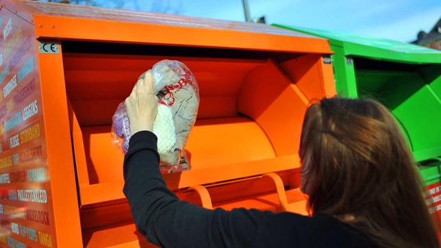 Altkleider und Schuhe dürfen nicht mehr im Restmüll entosrgt werden. 