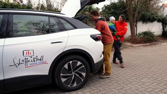 Familie Blickensdörfer aus Schifferstadt nutzt Carsharing.