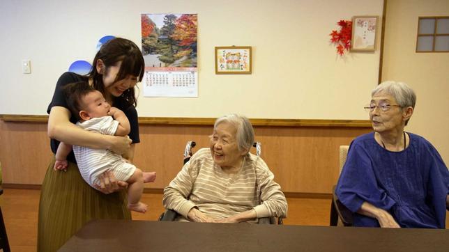 MOMA-Reporter: Japanisches Seniorenheim nutzt neue Methoden bei Demenz