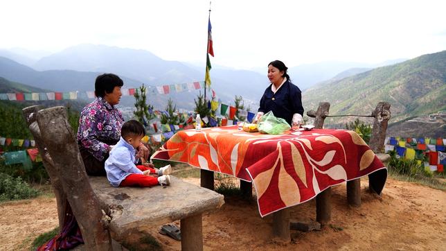 Bhutan: Atemberaubende Landschaften, kaum Zukunftsaussichten für junge Bhutaner.