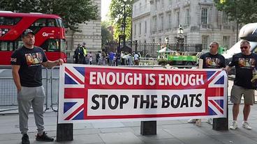 Plakat mit Aufschrift "Stop the Boats"