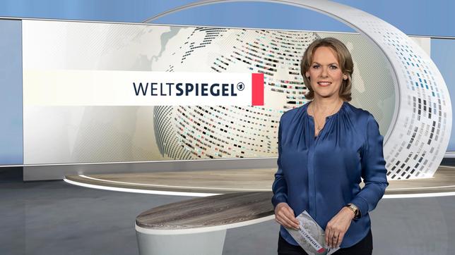 Ute Brucker moderiert die Sendung "Weltspiegel", in welcher Auslandskorrespondenten rund um den Globus Bericht erstatten.