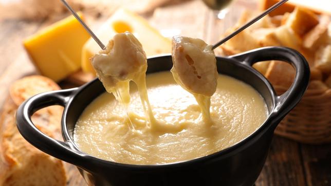 Käsefondue mit Brot