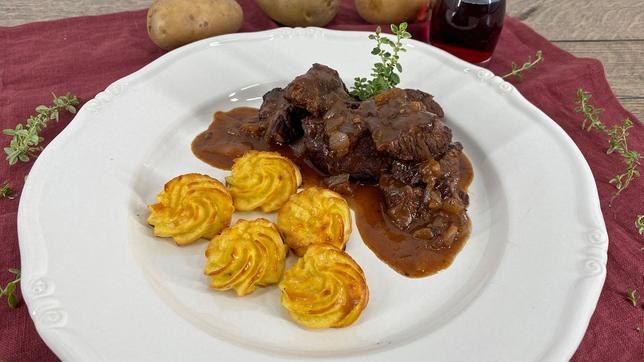 Rindergulasch mit Herzoginkartoffeln