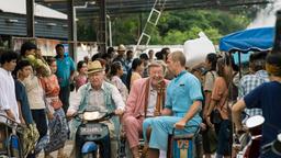 Allan (Robert Gustafsson), Benny (David Wiberg, li.) und Gäddan (Jens Hultén, re.) machen sich auch in Bali aus dem Staub.