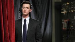 Allmählich bekommt Troy (Colin Hanks) Routine, wenn sein Boss Buck seine Auftritte absolviert.