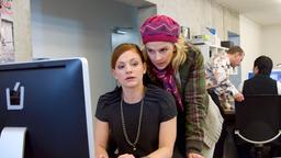 Tina (Anna Bertheau, links) und Isabelle Tanner (Denise Zich)