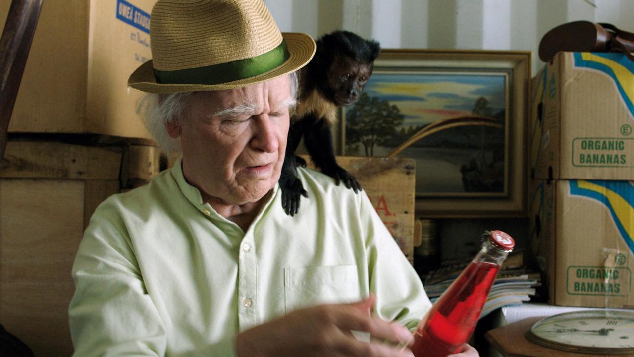 Ein Erinnerungsstück an den Kalten Krieg: Allan (Robert Gustafsson) findet die letzte Flasche „Volkssoda“.