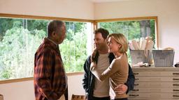 Zauber der Liebe: Harry (Morgan Freeman) lernt Bradleys (Greg Kinnear) neue Frau Diana (Radha Mitchell) kennen.