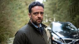 Chief Inspector Tom Mathias (Richard Harrington)