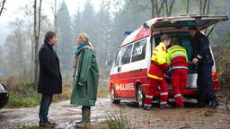 Inspektor Barbarotti (Anders W. Berthelsen, links) und seine Kollegin Eva (Trine Dyrholm) ermitteln in einem verzwickten Fall.