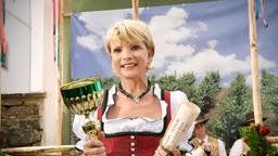 Winzerin Franziska (Uschi Glas) im Glück: ihr Bio-Riesling wurde zum "Wein des Jahres" gekürt.
