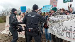 Haben die Klimaproteste der Gegend etwas mit dem Fall zu tun?