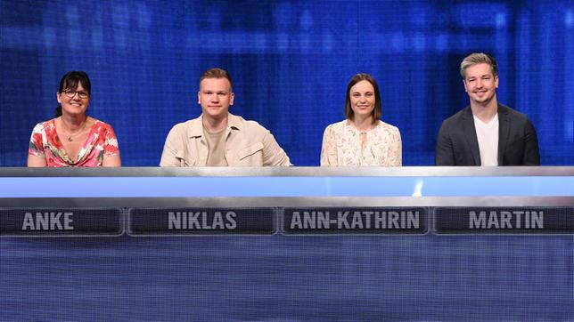 Die Kandidat:innen: Anke von Wagner, Niklas Guttmann, Ann-Kathrin Grammel und Martin Schmerschneider.
