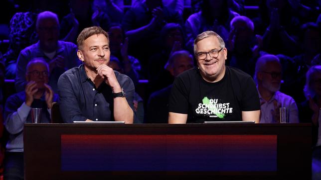 Rateteam-Kapitän Elton mit Schauspieler Tom Wlaschiha.