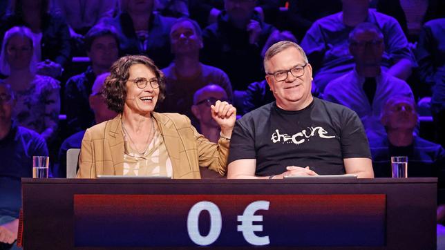 Rateteam-Kapitän Elton mit Schauspielerin Ulrike Folkerts.