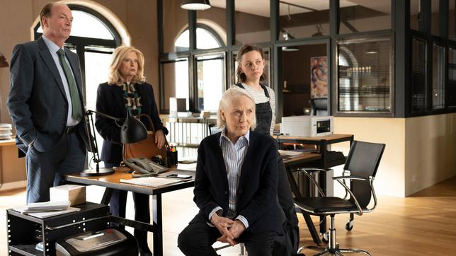 Das Team der Kanzlei: Markus Gellert (Herbert Knaup), Isabel von Brede (Sabine Postel),  Marion von Brede (Marie Anne Fliegel) und Charlie Runge (Mathilde Bundschuh).