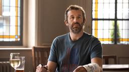 Tom (Chris O'Dowd) ist wenig konstruktiv bei der Beziehungsarbeit.