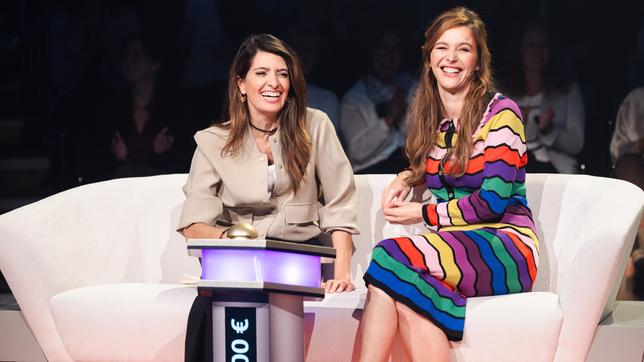 Linda Zervakis und Katrin Bauerfeind im Studio.