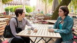 Eliane (Samantha Viana) gibt Isabelle (Charlotte Bohning) die Möglichkeit, ihr Verhalten zu erklären.