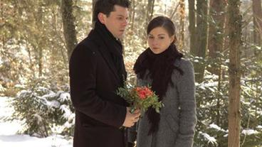 Laura und Alexander mit einer roten Rose