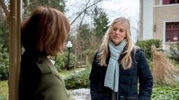 Alicia (Larissa Marolt) konfrontiert Xenia (Elke Winkens) mit ihrem Verdacht.