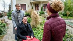 Als Dirk (Markus Pfeiffer) Franzi (Léa Wegmann) Komplimente macht, wird Steffen (Christopher Reinhardt) von einer schmerzhaften Erinnerung heimgesucht …