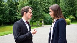 David (Michael N. Kühl) erfährt von Alina (Martina Schölzhorn), dass seine Mutter hinter dem Anschlag auf Sebastian steckt.
