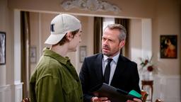 Erik (Sven Waasner) ist irritiert, als Caspar (Andreas Hagl) seinen Vorschlag sofort beiseiteschiebt.