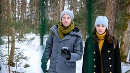 Joshua (Julian Schneider) und Denise (Helen Barke) werden bei der Suche nach der zweiten Bildhälfte unerwartet mit einem Problem konfrontiert.
